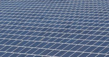 Solarbranche drängt auf beschleunigte Photovoltaik-Förderung Solarbranche drängt auf beschleunigte (Foto: AdobeStock - Björn Wylezich 135031209)