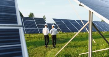 NORD/LB finanziert Solarpark Scurf Dyke mit (Foto: AdobeStock - Serhii 624544709)