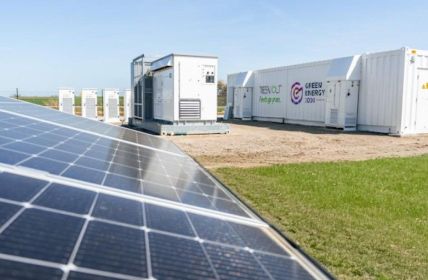 Erfolgreiche Realisierung einer Hybridanlage in Gardessen mit Photovoltaik und (Foto: Manuel Wollenhaupt)